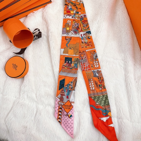 HERMES🧡 Twilly - La Maison des Carres - Picture 1 of 8